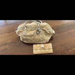 Dion 2009 and wallet